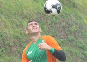 Danilo Barcelos no treino do América-MG (Foto: Carlos Cruz)