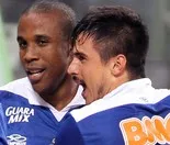 Líder Cruzeiro atropela a Portuguesa (Paulo Fonseca / Futura Press)
