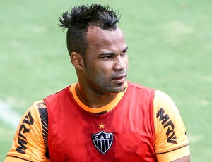 Fernandinho treino Atlético-MG (Foto: Bruno Cantini / Site Oficial do Atlético-MG)