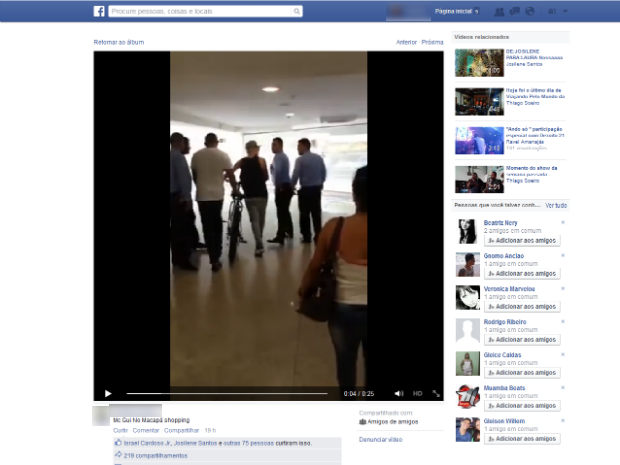 Nas imagens, jovem sai de shopping acompanhado de equipe de segurança (Foto: Reprodução/Facebook) Nas imagens, jovem sai de shopping acompanhado de equipe de segurança (Foto: Reprodução/Facebook)