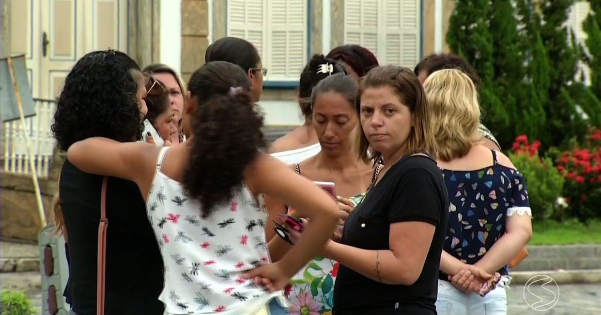 Professoras e monitoras de creche de Sapucaia cobram salários ... - Globo.com