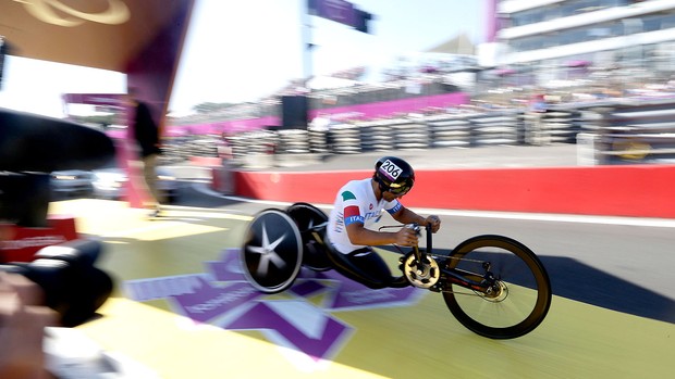 Alessandro Zanardi comemoração Paralimpíadas (Foto: AP) Alessandro Zanardi comemoração Paralimpíadas (Foto: AP)
