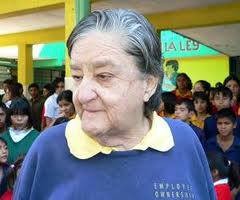 "Mamãe Rosa", a diretora do abrigo. De acordo com a imprensa local, o lugar funcionava graças às suas conexões políticas (Foto: Reprodução/ Facebook)