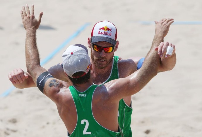 Alison Bruno Schmidt Vôlei de Praia (Foto: Reprodução / Twitter)