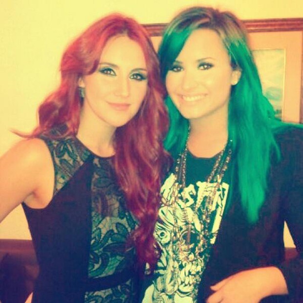Dulce Maria e Demi Lovato (Foto: Reprodução/Twitter)