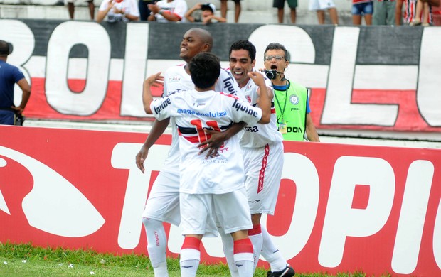 Santa Cruz x Luverdense (Foto: Aldo Carneiro/ Pernambuco Press) Santa Cruz x Luverdense (Foto: Aldo Carneiro/ Pernambuco Press)