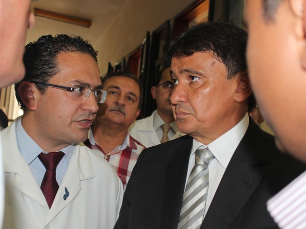 Governador houve relatos do diretor do hospital  (Foto: Gustavo Almeida/G1)