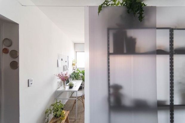 Apartamento pequeno com décor jovem e soluções inteligentes  (Foto: Cris Farhat)