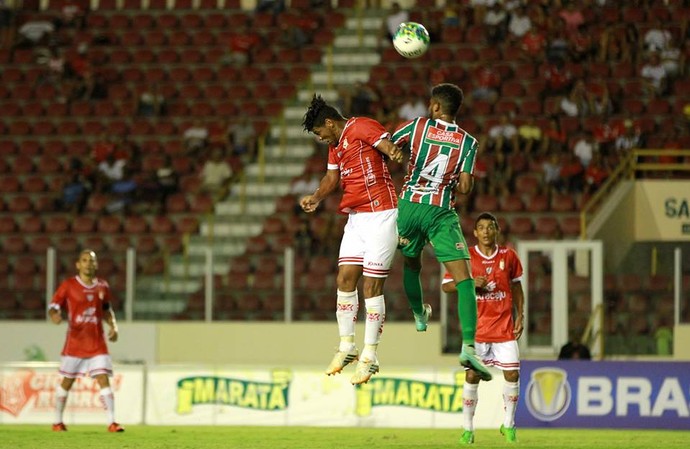 Sergipe, Fluminense de Feira (Foto: Ricardo Espinheira)