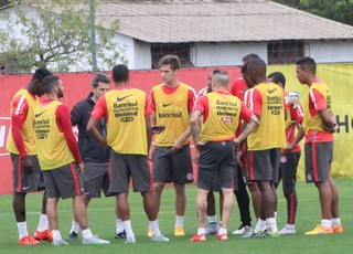 Argel comanda treino do Inter (Foto: Tomás Hammes) Argel comanda treino do Inter (Foto: Tomás Hammes)