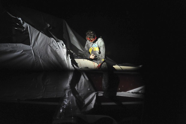 Dzhokhar Tsarnaev aparenta estar gravemente ferido (Foto: Sean Murphy/Massachusetts State Police/AP)