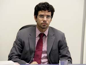 http://s2.glbimg.com/WIYP46JyerB9C_MMvXUm6MBJj24=/s.glbimg.com/jo/g1/f/original/2013/09/13/juiz_george_falcao_paiva.jpg