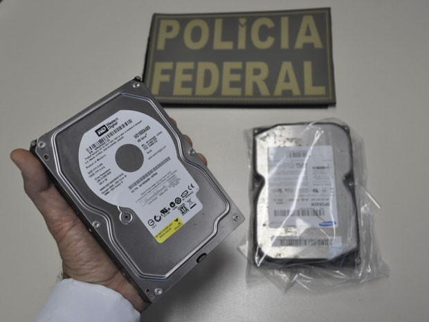 Operação Dark Net apreendeu HDs do suspeito (Foto: Polícia Federal/Divulgação)