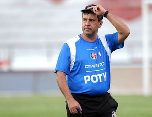 Zé Teodoro, técnico do Santa Cruz (Foto: Aldo Carneiro)
