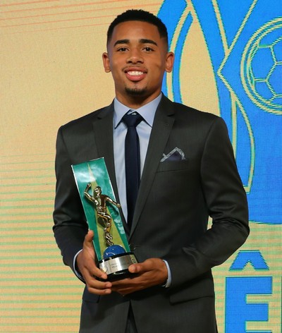 Gabriel Jesus premiação craque Brasileirão (Foto: Ricardo Stuckert/CBF) Gabriel Jesus premiação craque Brasileirão (Foto: Ricardo Stuckert/CBF)
