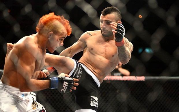 ufc 163 john LIneker e José Maria no chance (Foto: André Durão / Globoesporte.com)