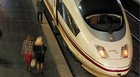 Espanha terá trem com uso de celular proibido ( Paul Hanna/Reuters)