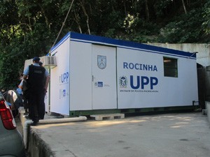 Policiais ficarão em conteiner (Foto: Janaína Carvalho)