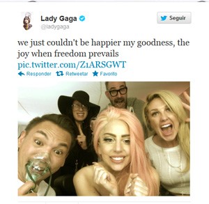 'A alegria quando a liberdade prevalece', disse a cantora Lady Gaga (Foto: Reprodução/Twitter)