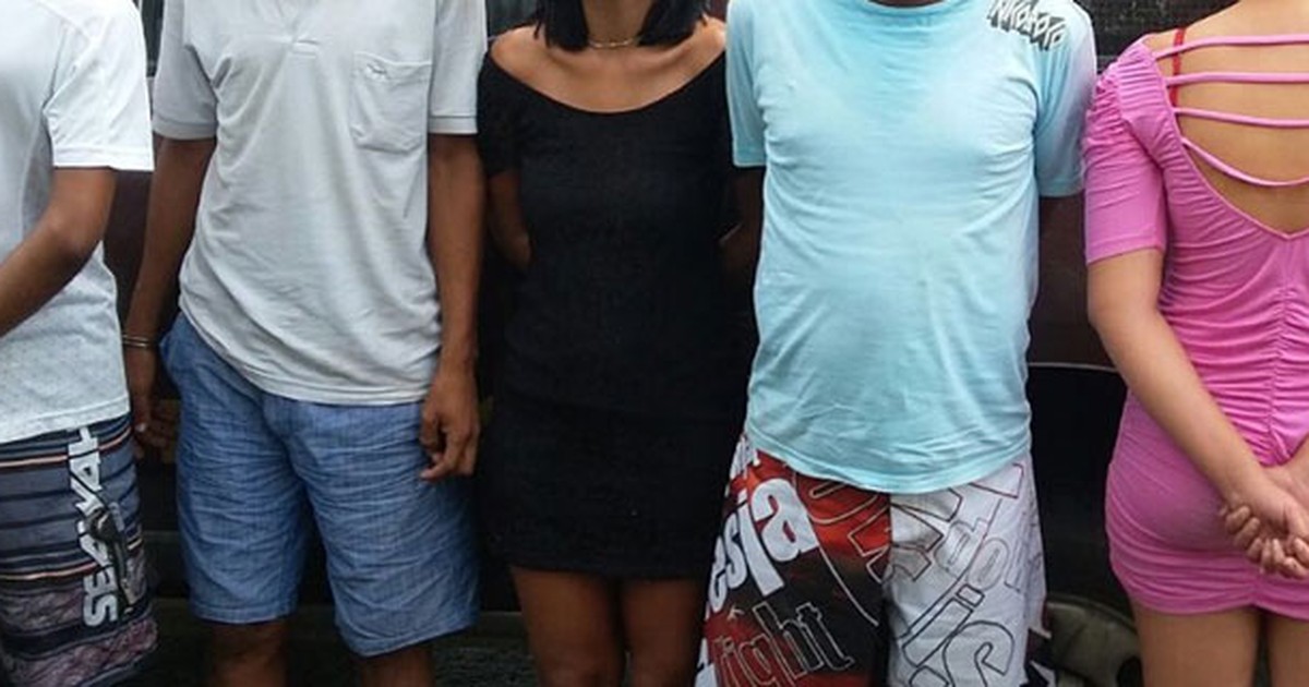 G1 Três são presos e 2 apreendidos com drogas e armas no bairro de