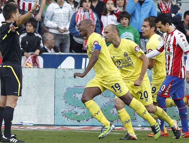Marcos Senna - Sporting Gijon x Villarreal (Foto: EFE)