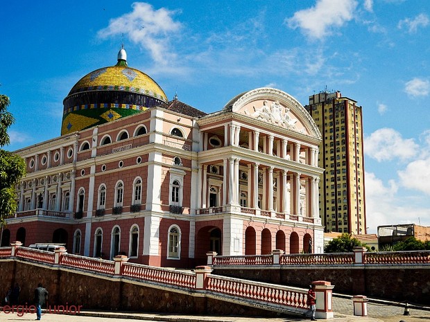 O leitor Sérgio Mourão, que tem fotografia como hobby, enviou a foto do Teatro Amazonas. "É um lugar que o mundo precisa conhecer e admirar", disse (Foto: Sérgio Mourão/VC no G1)