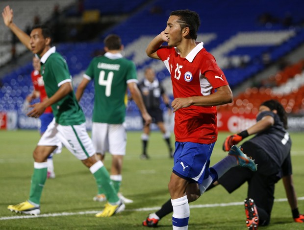 Cuevas comemora seu gol contra a Bolívia (Foto: AFP)