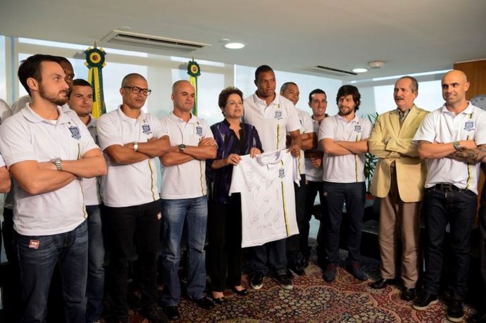 Dilma recebe jogadores do movimento Bom Senso FC (Foto: Agência Brasil)