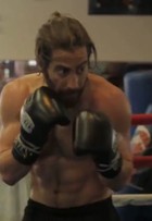Jake Gyllenhaal fez seis horas de boxe e dois mil abdominais para filme