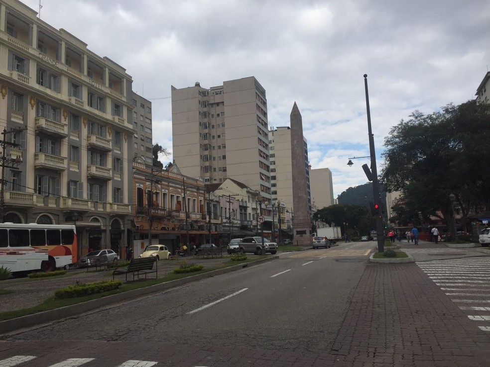 Nesta terça, Petrópolis registrou 9.7ºC, menor temperatura da Região Serrana (Foto: Aline Rickly | G1)
