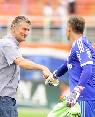 Pressão e ataque veloz: ídolo, Bauza detalha armas de rival do Palmeiras