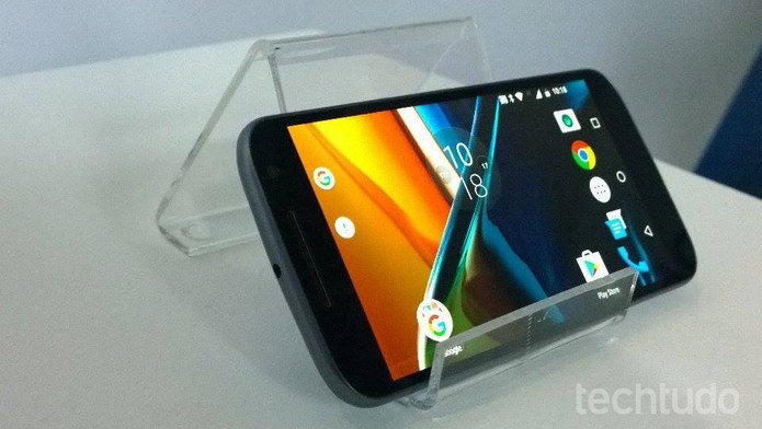 Moto G 4 tem tela de 5,5 polegadas com resolução Full HD (Foto: Fabrício Vitorino/TechTudo)