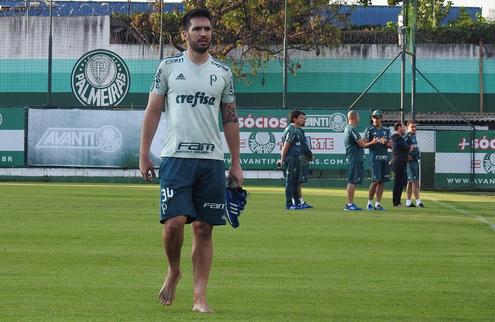  Em dia de treino de reservas, Luan é a novidade no Palmeiras