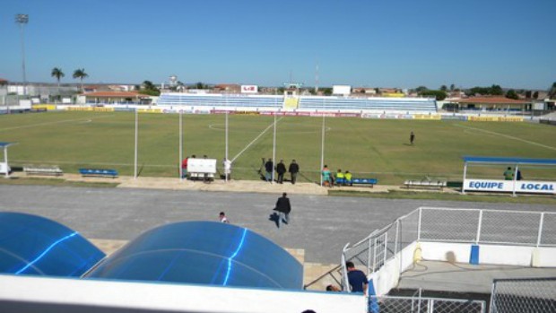 Estádio Agenorzão, em Iguatu (Foto: Robson Roque/Agência Miséria de Comunicação)