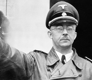 Heinrich Himmler, o líder da SS, a temida polícia secreta de Hitler. Em 1942, ele criou o Instituto Entomológico Waffen-SS (Foto: AP Photo/str)
