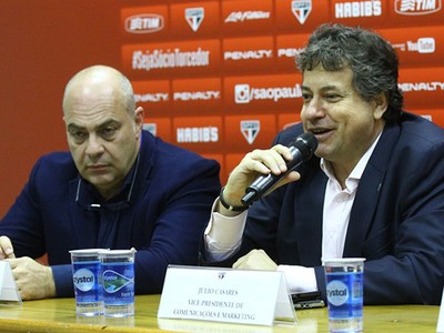 Douglas Schwartzmann e Julio Casares, dirigentes do São Paulo (Foto: Rubens Chiri / São Paulo FC)