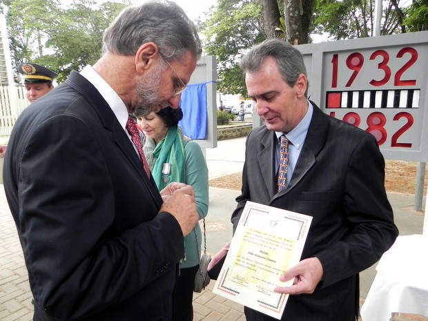 São Pedro retoma cerimônia e muda local de marco da Revolução de 1932 (Foto: Priscila Fantato/Prefeitura de São Pedro) São Pedro retoma cerimônia e muda local de marco da Revolução de 1932 (Foto: Priscila Fantato/Prefeitura de São Pedro)