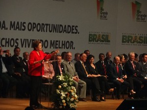 Dilma Rousseff participa de solenidade em Porto Alegre (Foto: Felipe Truda/G1)