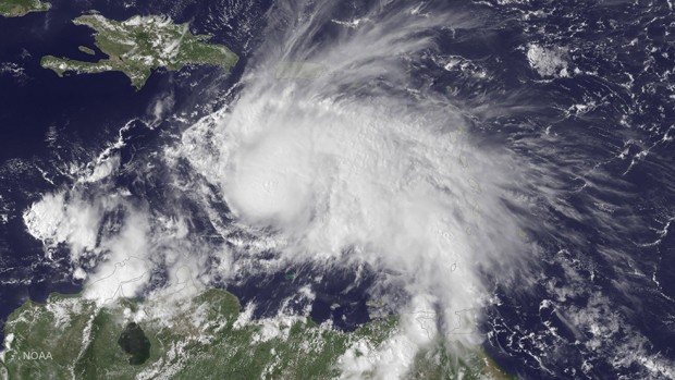 Furacão apresenta ventos de 185 km/h no mar do Caribe (Foto: NOAA/AFP)
