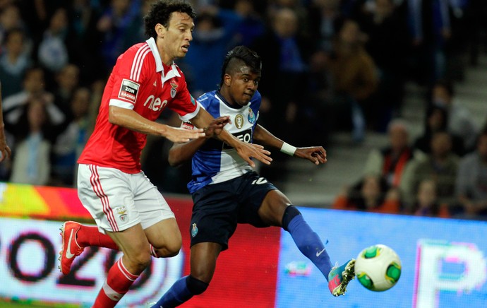 Kelvin gol Porto x Benfica (Foto: Reuters) Kelvin gol Porto x Benfica (Foto: Reuters)