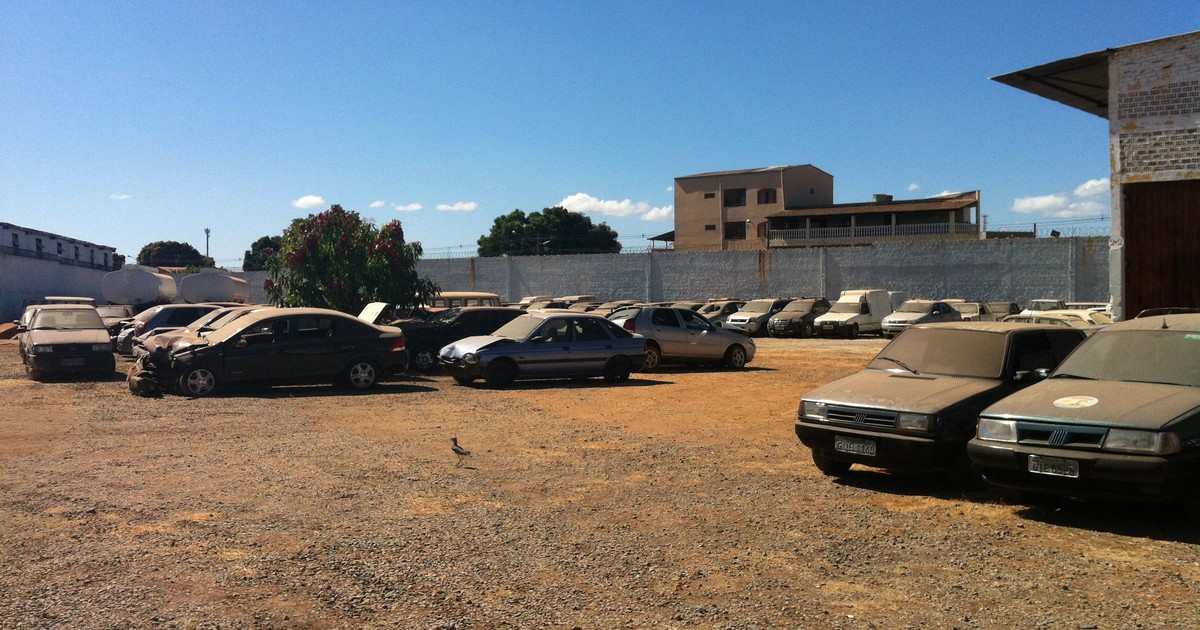 G1 Nova lei fraciona valor de taxas de pátios do Detran em Minas