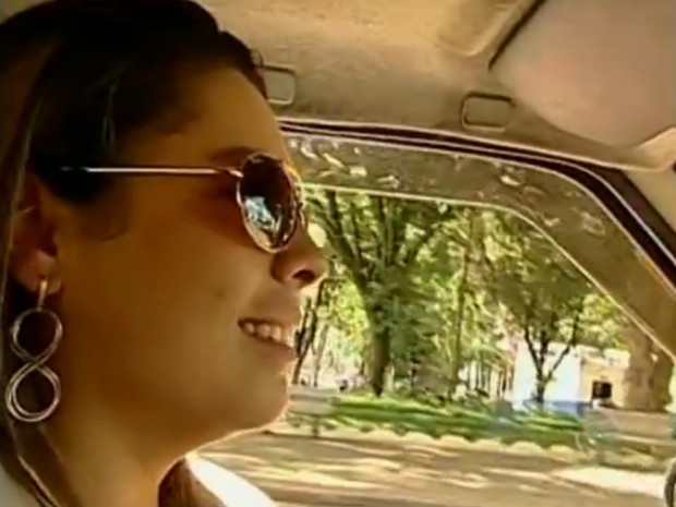 Eva Carolina já está no ramo de transporte público há dois anos (Foto: Reprodução/TV TEM)