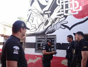 polícia organizadas inferno coral santa cruz (Foto: Lula Moraes)