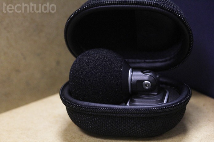 Shure MOTIV MV88 vem em estojo adequado para preservar o conector Lightning (Foto: Melissa Cruz / TechTudo) Shure MOTIV MV88 vem em estojo adequado para preservar o conector Lightning (Foto: Melissa Cruz / TechTudo)
