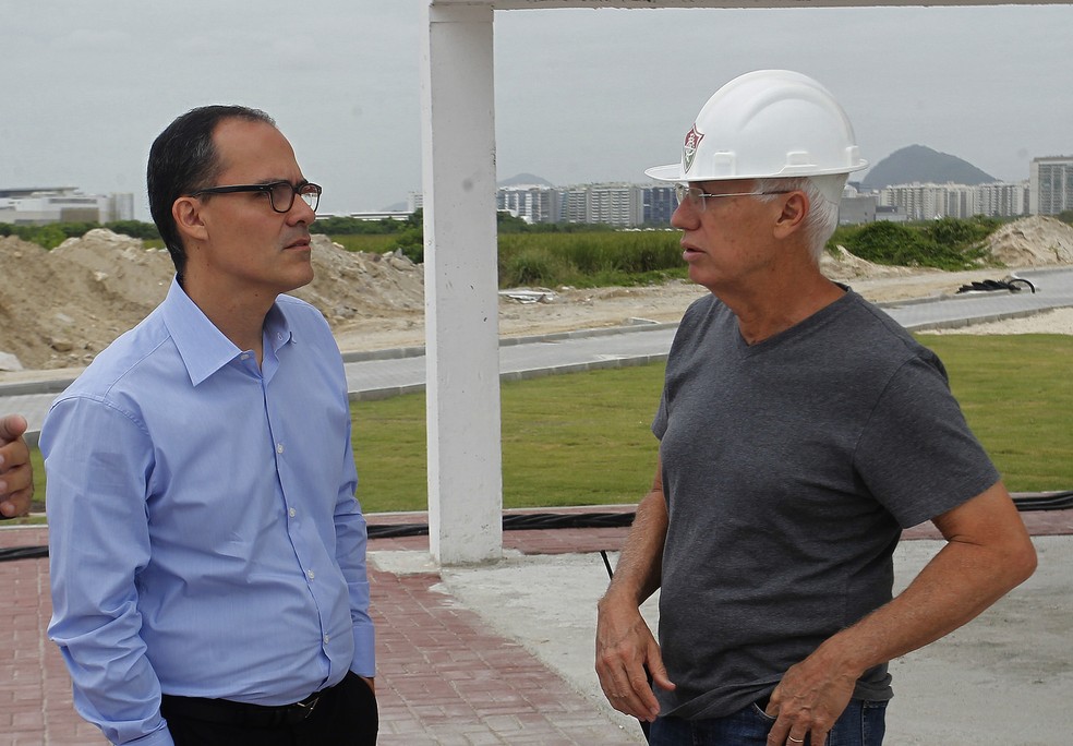 Pedro Abad e Pedro Antonio no CT do Fluminense (Foto: Nelson Perez/Fluminense FC)