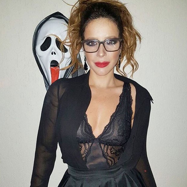 Renata Dominguez exibe fantasia usada em festa de Halloween no Rio (Foto: Instagram/ Reprodução)