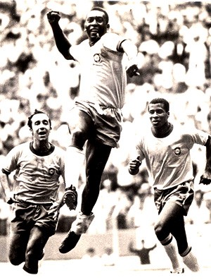 pelé brasil comemora gol copa do mundo 1970 (Foto: agência AFP)