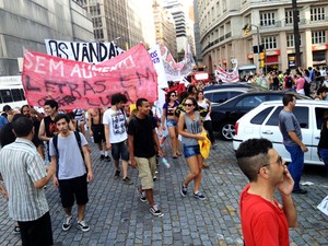 Protesto Porto Alegre (Foto: Estêvão Pires/ G1)