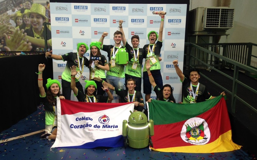 Equipe Androids festeja classifica&ccedil;&atilde;o para campeonato de rob&oacute;tica na Austr&aacute;lia (Foto: Divulga&ccedil;&atilde;o)