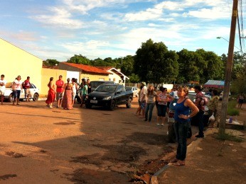 Moradores tentaram impedir construção de linha de energia (Foto: Pollyana Araújo/ G1)